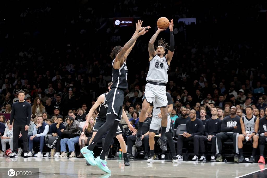 马刺11连胜复兴GDP辉煌 本赛季蜕变秘诀究竟是啥?